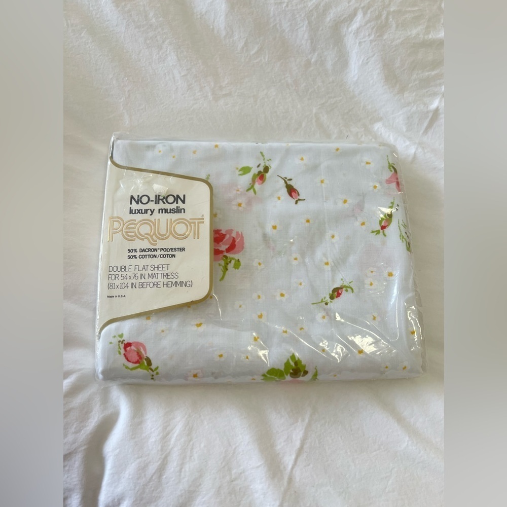 Pequot | New Vintage | Double Size Flat Sheet Pink Rosebud Retro | Collectible